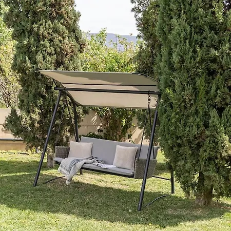 Aphrodite Άγιοι Θεόδωροι